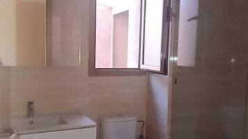 Appartement, 2 chambres | Salle de bain