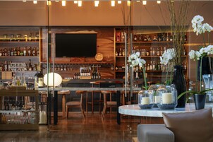 2 restaurants, breakfast, lunch, dinner served; Mexican cuisine