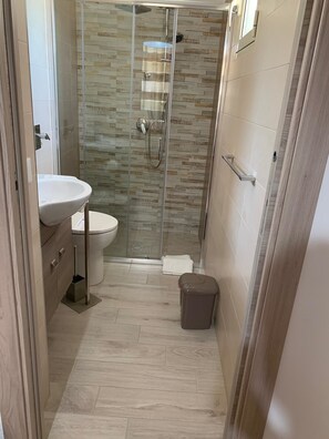 Bathroom - Valentina Lovely Rooms (Misiliscemi)