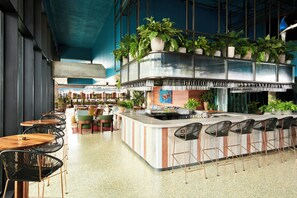 Restaurant - Virgin Hotels Dallas (Dallas)
