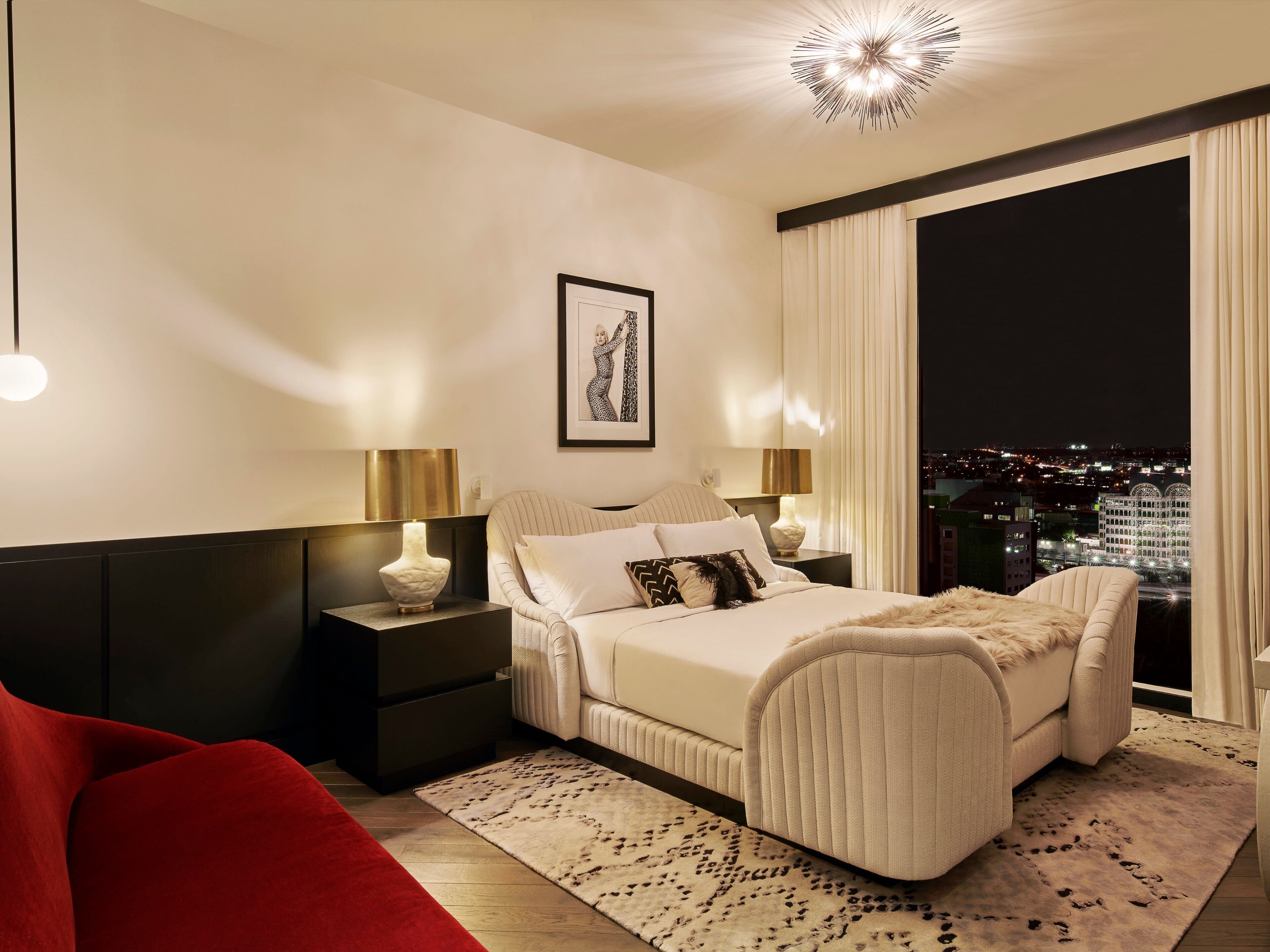 Hypo-allergenic bedding, minibar, in-room safe, laptop workspace