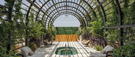 Bain à remous extérieur