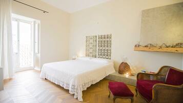 Doppelzimmer, Balkon (Luminaria) | Schallisolierte Zimmer, kostenloses WLAN, Bettwäsche