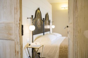 Double Room, Balcony (Giardino d' interno) | Soundproofing, free WiFi, bed sheets