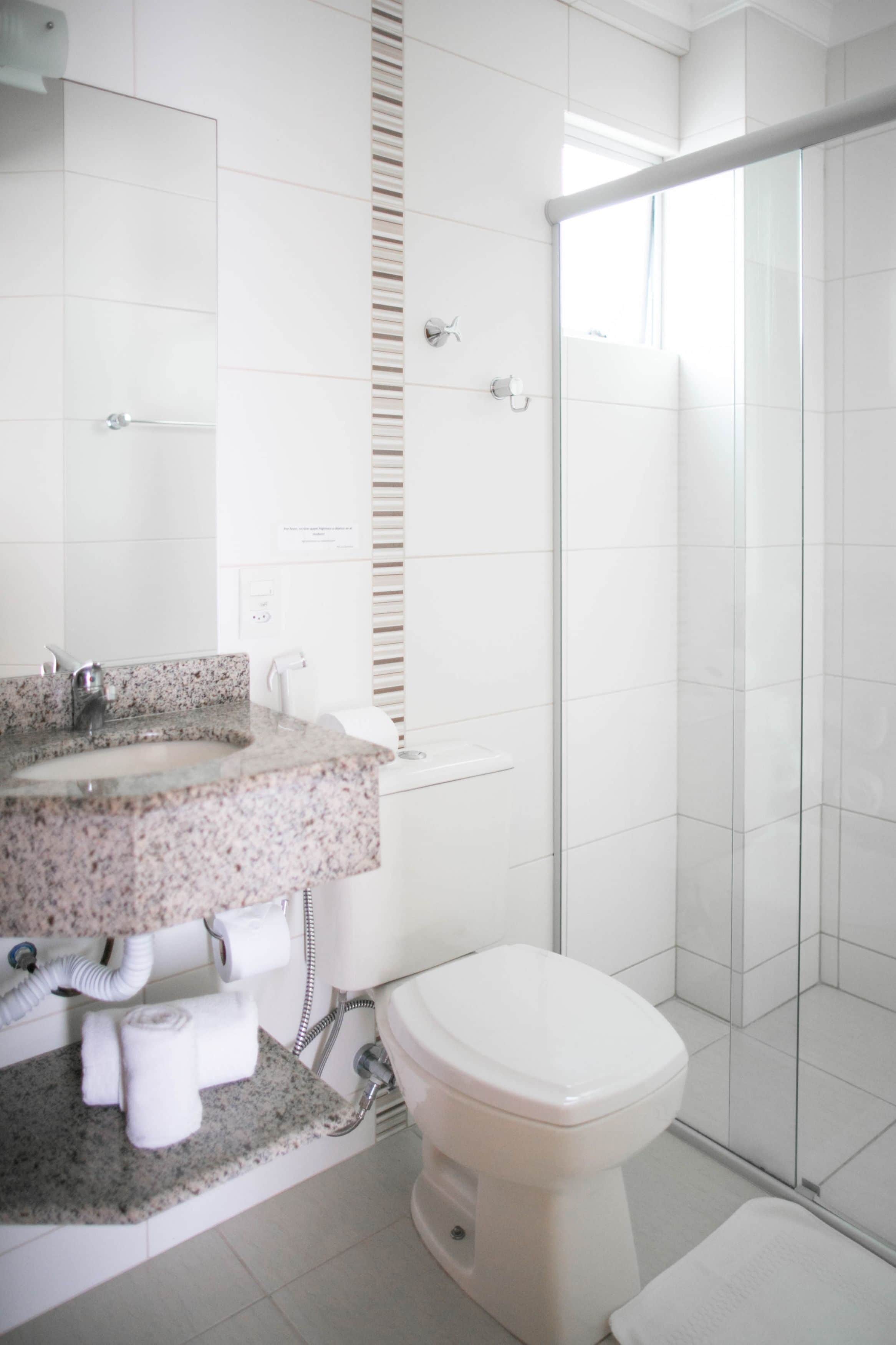 standard double or twin room | bathroom | shower, towels