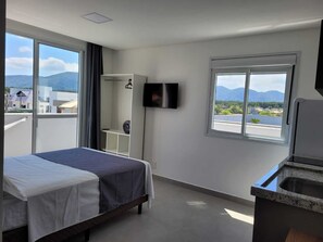 Ropa de cama de alta calidad, colchones con efecto memoria y minibar