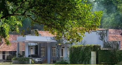 Una habitación privada en un exclusivo bungalow.