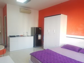 1 habitación, escritorio y wifi