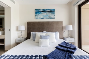 2 bedrooms, iron/ironing board, internet, bed sheets