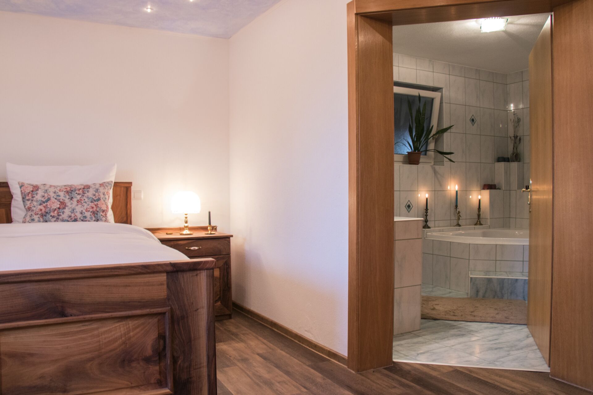 3 chambres, bureau, Wi-Fi gratuit, draps fournis