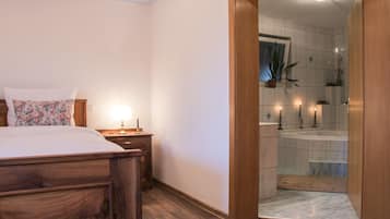 3 quartos, escrivaninha, Wi-Fi de cortesia, roupa de cama