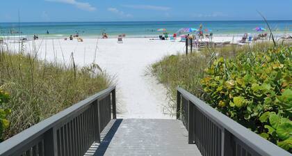 Siesta Key - 2BR - Rantahotelli Crescent Beachillä - Lämmitetty uima-allas - Tennis Ct