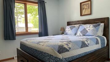 4 bedrooms, iron/ironing board, free WiFi, bed sheets