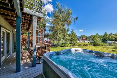 Tahoe Keys Breeze - Ski Lease, On Water w/ Boat Dock, Hot Tub