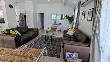 TV connectée, console de jeux vidéo, lecteur de DVD, jouets