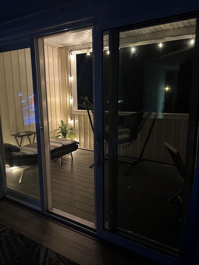 1-Bedroom Condo Just 1 Block from the Beach and Steps from the Hampton Strip