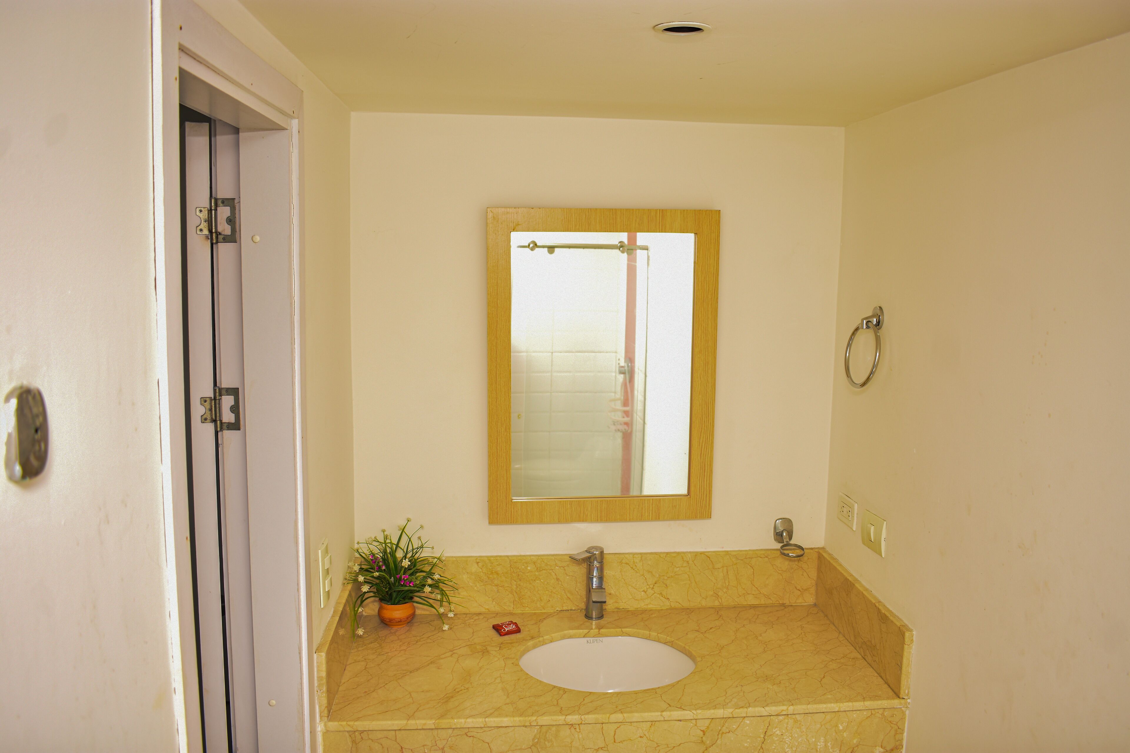 premium bedding, desk, soundproofing, free wifi