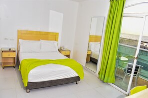 Premium bedding, desk, soundproofing, free WiFi