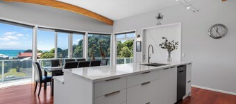 Sea Shells By The Shaw  - Waihi Beach Holiday Home