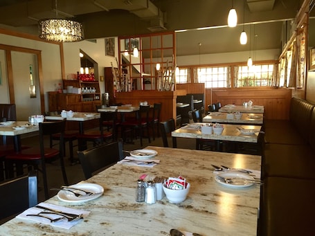 Desayuno a la carta todos los días (con cargo). Auberge Cap Martin