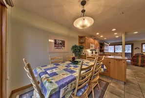 Dining - Snow Creek Village #20 By Bear Country (Sun Peaks)