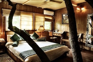 1 bedroom, internet - Raw charm of nature Tree House Resort /Jaipur (Chandwaji)