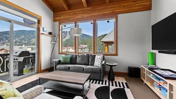 Cottage, 3 Bedrooms | Living area | TV