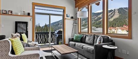 Casa de campo, 3 habitaciones | Área de sala de estar | Televisión