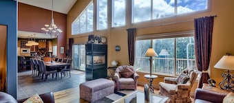 Soleil Chalet By Bear Country