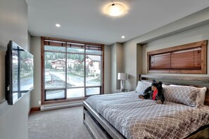 Townhome, 3 Bedrooms | 3 bedrooms, free WiFi, bed sheets - Village Walk #21 By Bear Country (Sun Peaks)