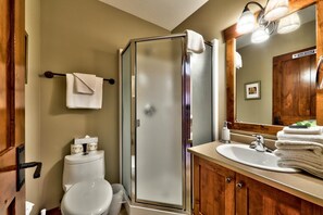 Townhome, 3 Bedrooms | Bathroom - Trappers Landing #23 By Bear Country (Sun Peaks)