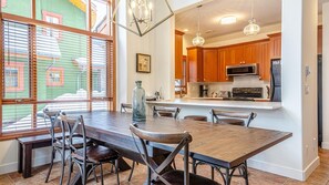 Maison en rangée, 4 chambres | Cuisine privée | Réfrigérateur, grille-pain