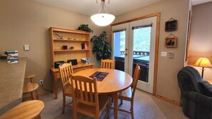 公寓客房, 1 間臥室 | 用餐區