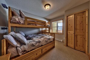 Condo, 3 habitaciones | 3 habitaciones, wifi gratis y ropa de cama 