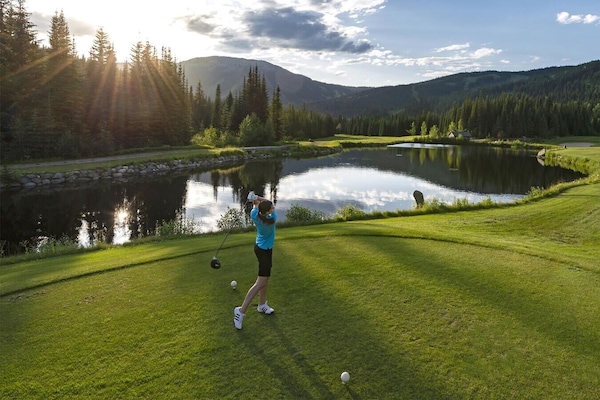Condo, 3 Bedrooms | Golf