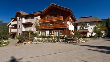 Nhà liên kế, 2 phòng ngủ | Ngoại thất