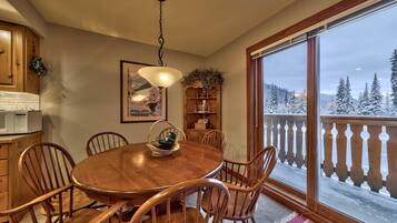 Townhome, 2 Bedrooms | Dining