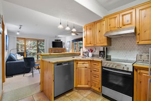Condo, 2 Bedrooms | Private kitchen