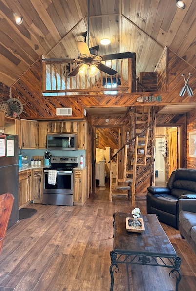 Little cabin on the smith lake