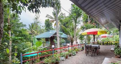 Peaceful Atmosphere Rooms/Cottage Stay