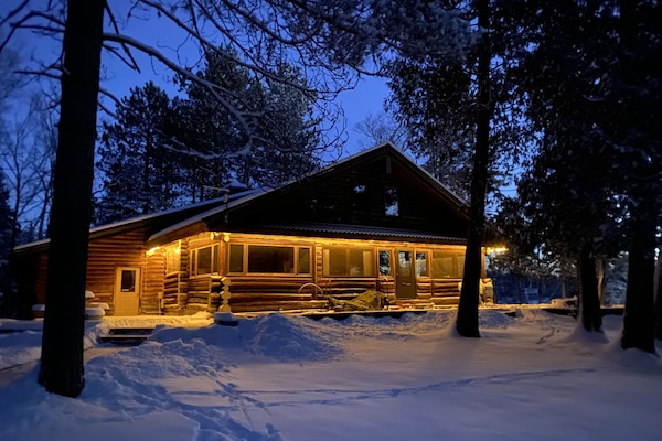 November Snow at Briar Lake Lodge Vacation Rental, Duluth MN