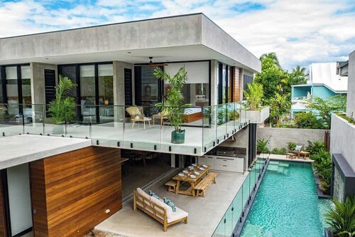 Azure Port Douglas - Luxurious & Modern Villa
