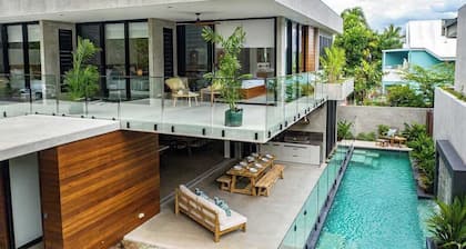 Azure Port Douglas - Luxurious & Modern Villa