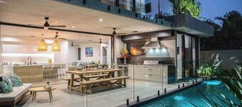 Azure Port Douglas - Luxurious & Modern Villa
