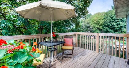 MODERN COMFY SUITE 2 BDRM-COTTON SHEETS, KITCHEN LIVING/DINING ROOM FIRE PLACE