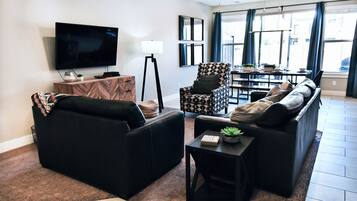 Smart TV, Netflix, books, streaming services