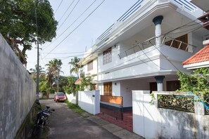 Exterior - Private, tidy home for upto 8 guests @ Ernakulam (Ernakulam)