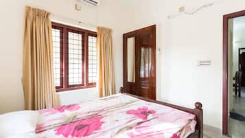 3 bedrooms, in-room safe, desk, soundproofing
