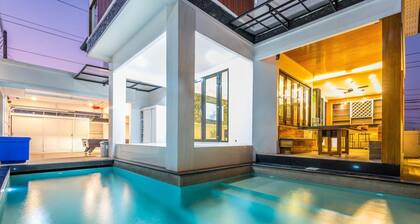 Pool Villa Pattaya 3 BD, fully air-conditioned rooms, pool table & outdoor bar