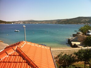 Property grounds - Seafront apartment in Ražanj, Rogoznica A1 (Ražanj-Rogoznica)